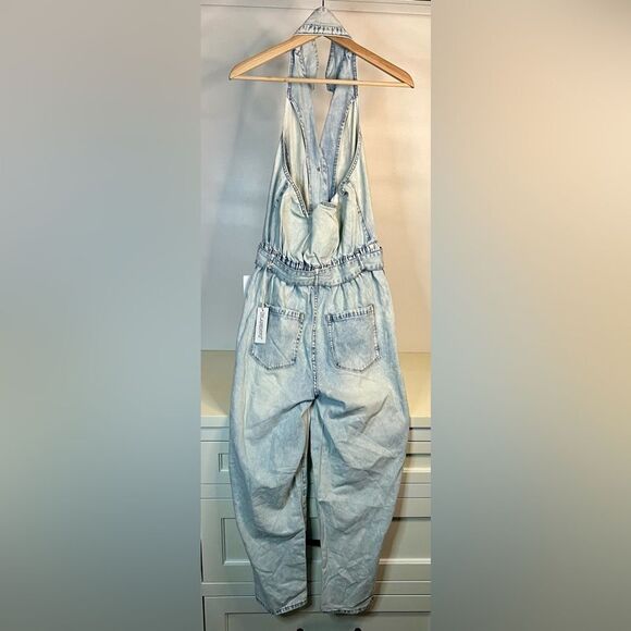 NWT BLANKNYC Luxury Denim Halter Neck Jumpsuit With Belt size small - Picture 9 of 10
